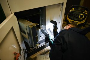 Nettoyage du bac sous le cendrier