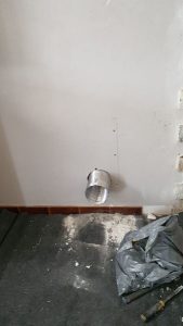 Création de l’arrivée d’air en traversée de mur