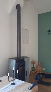 Ramonage-et-entretien-complet-d’un-poêle-à-bois-INDUO-à-Vienne-(38)-