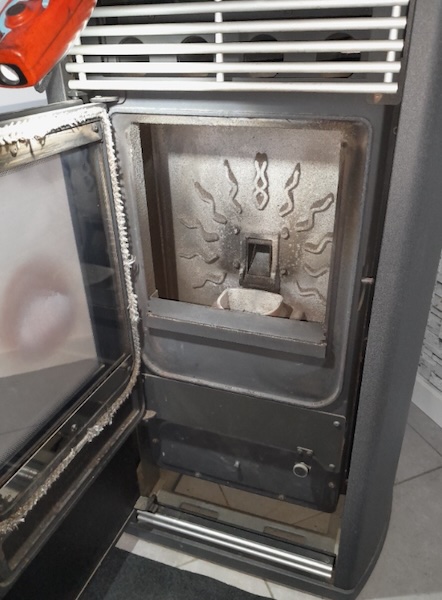 Photo intérieur poêle granulés EDILKAMIN_2